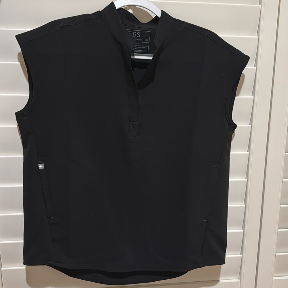 FIGS Rafaela top - Black XS